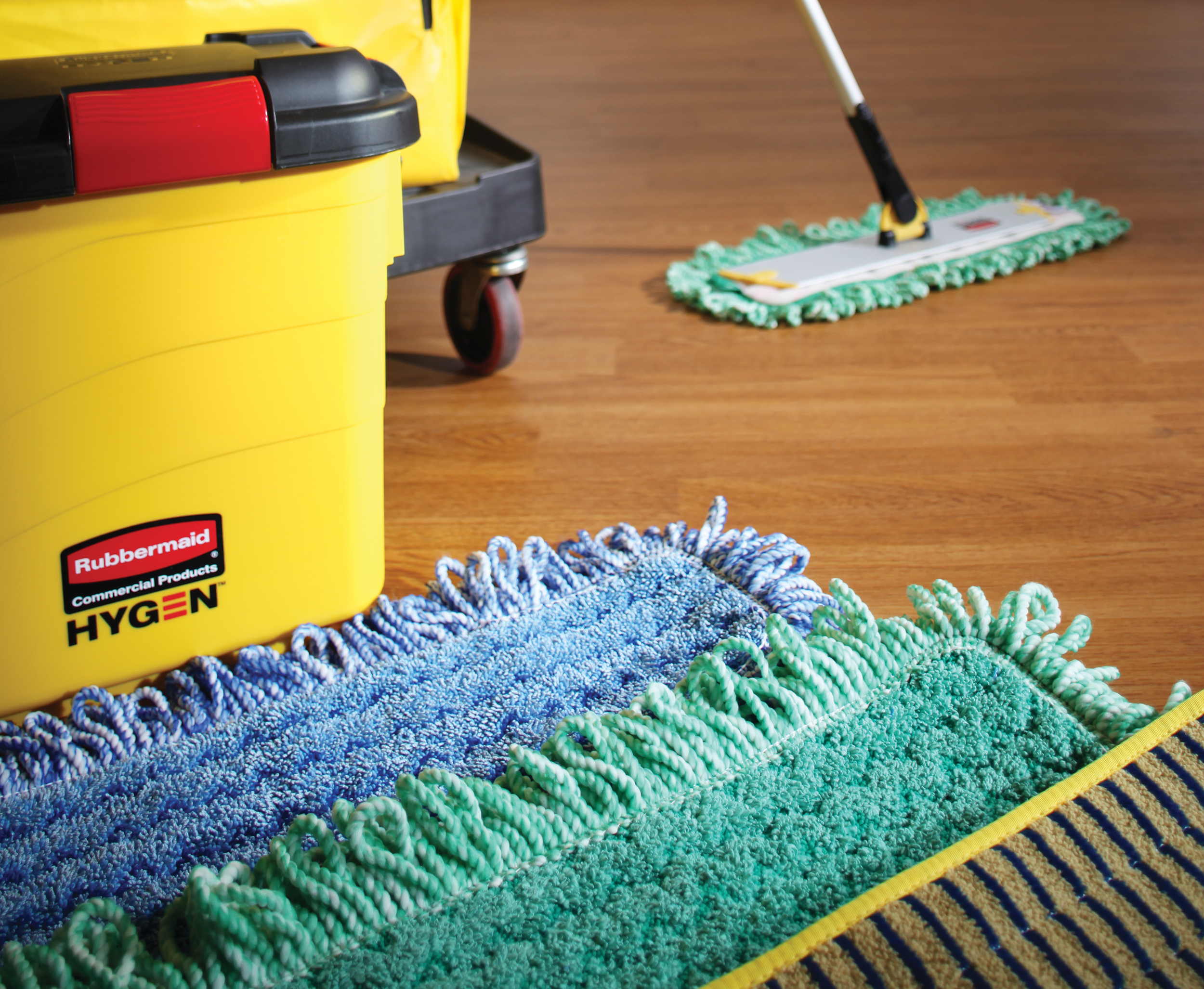How To Use the Rubbermaid Hygen Clean Water Mop 